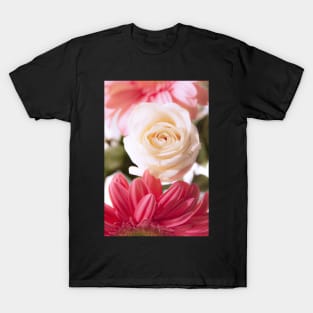 flowers in love T-Shirt